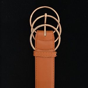 Brown belt with hoop gold belt buckle